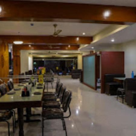 Hotel Vaibhav,Akola Eksteriør billede