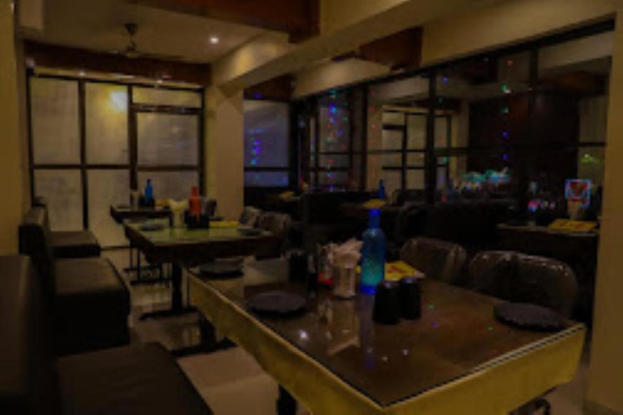 Hotel Vaibhav,Akola Eksteriør billede
